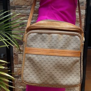 Vintage Gucci messenger bag w/extra bonus Keychain